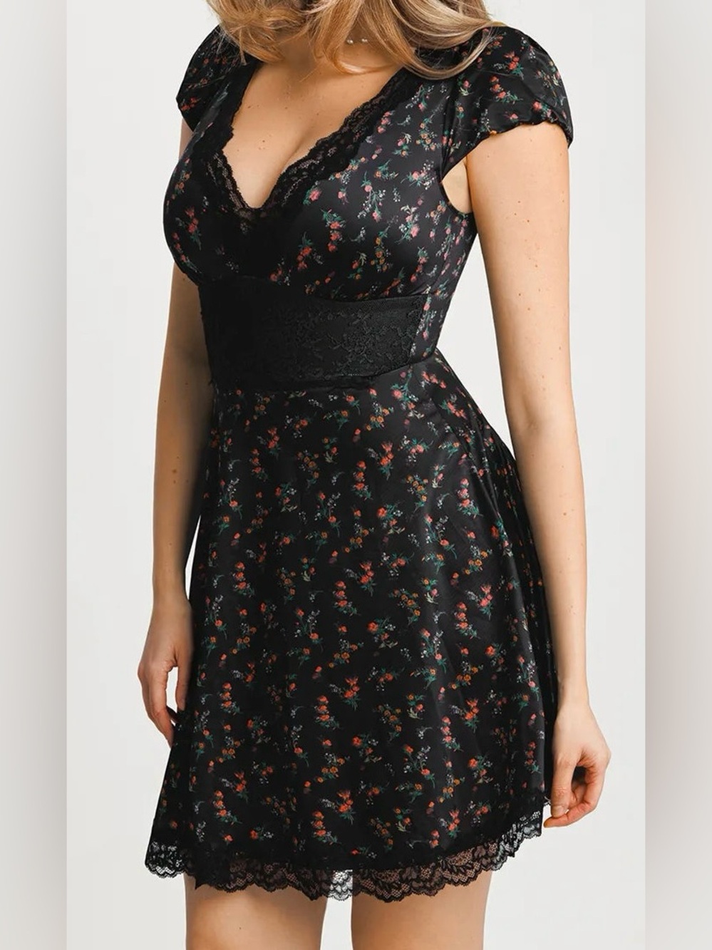 Lace Trim Sculpting Fit & Flare
Mini Dress
